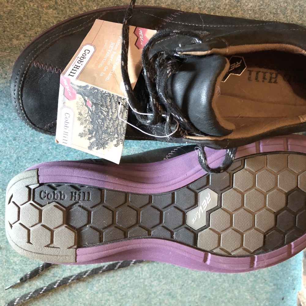 Cobb Hill Leather Sneaker/Shoe